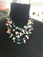 collar de piedrecitas